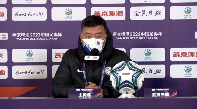 导演乔纳森·格雷泽 《头脑特工队》发布会 玛丽·露贝里深V爆乳抢镜 2015-05-19 当地时间5月18日，电影《头脑特工队》在戛纳举办室外发布会。
