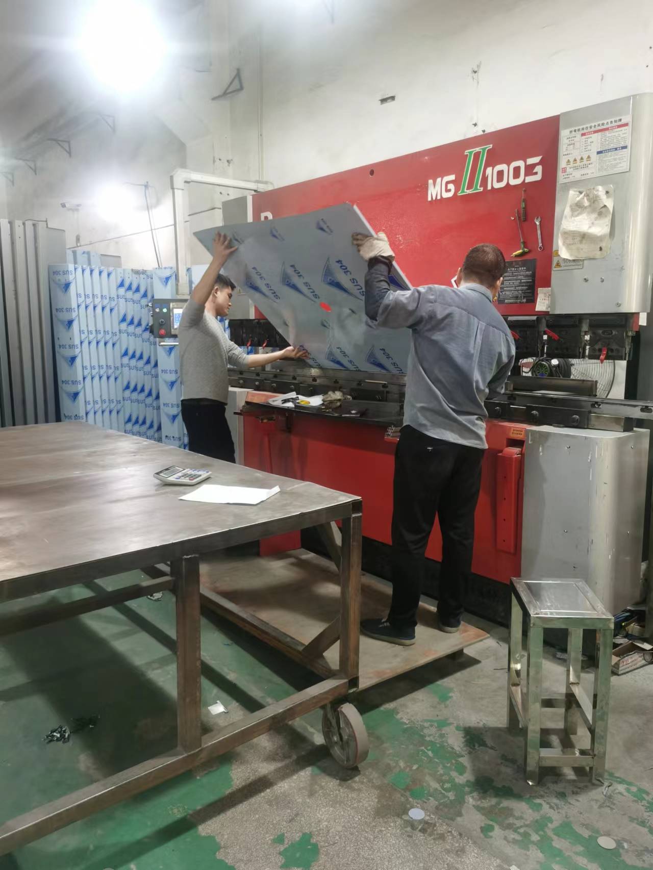 不銹鋼工作臺(tái)