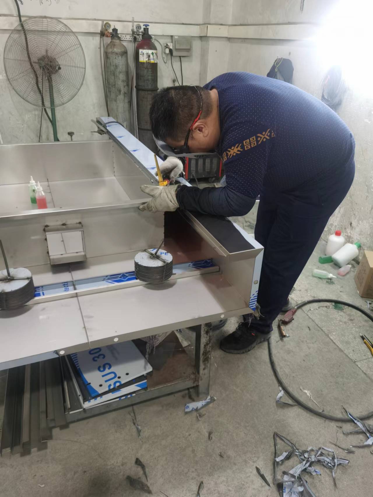 不銹鋼工作臺(tái)