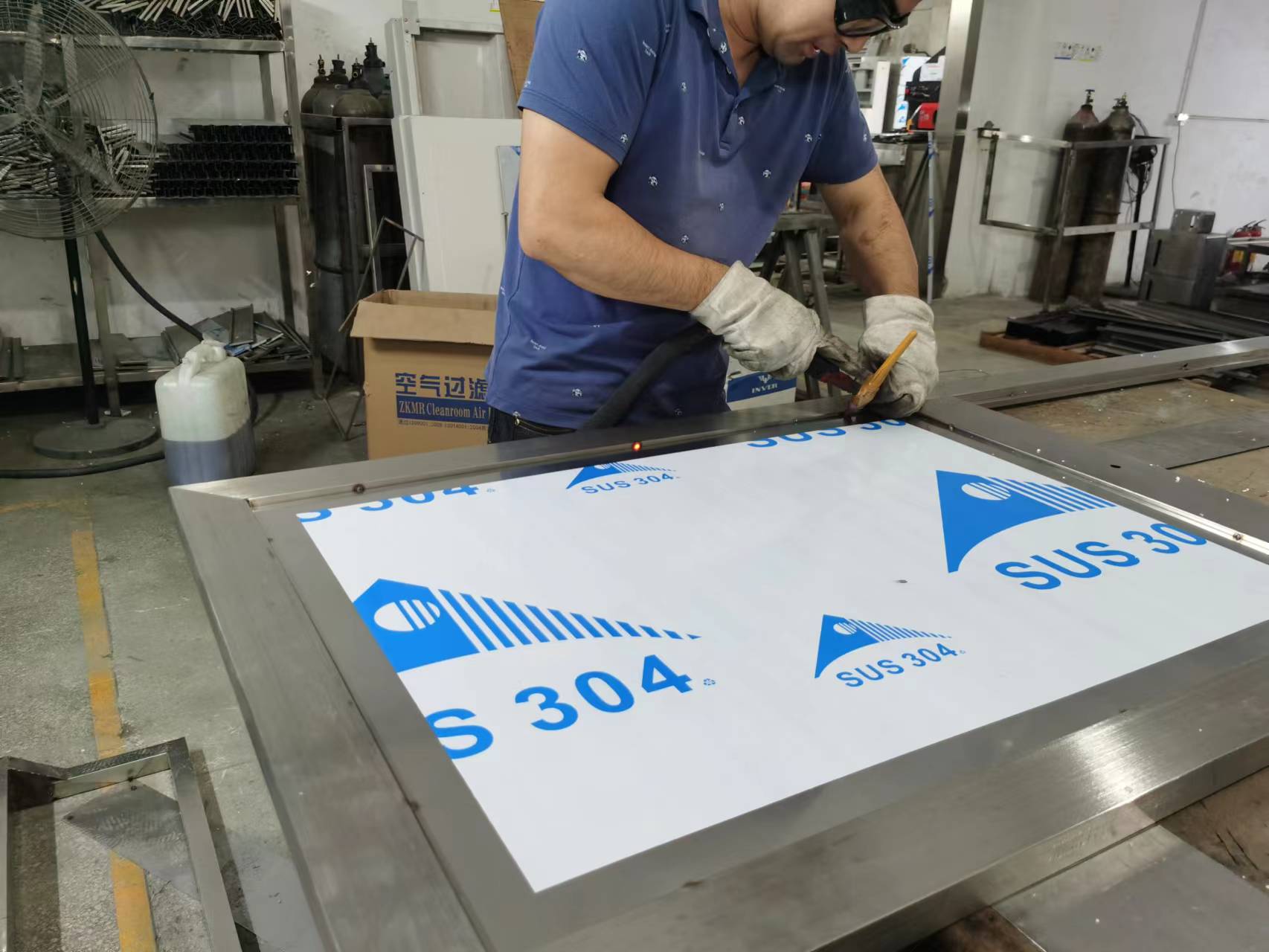 不銹鋼工作臺(tái)