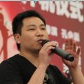 当天，孙俪以一袭短裤套装性感亮相，大秀美腿的同时，似乎也有春光乍泄的嫌疑。